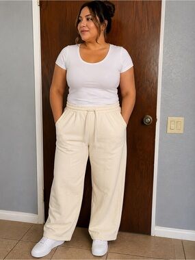 Women’s Cream Fleece Wide Leg Sweatpants Size L Elastic Waist Cozy Lounge Pants